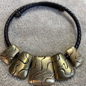 Wrap around chocker necklace